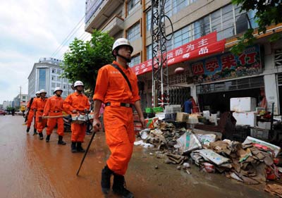 云南馬龍縣城水位消退　全面清理正在進行
