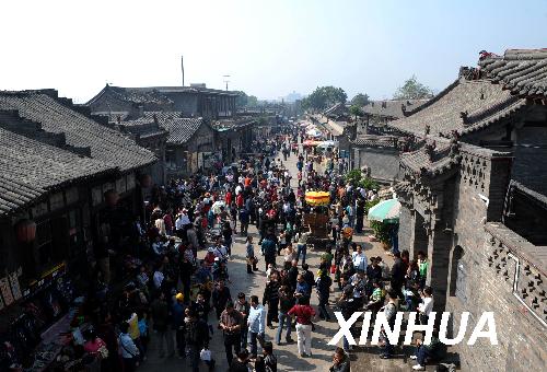 網(wǎng)友主張景點向中小學生軍人老人免費開放