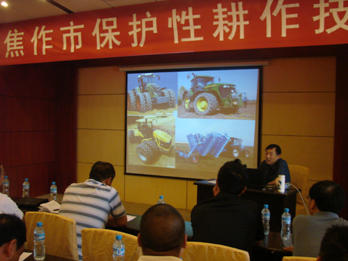 河南農(nóng)大機電學(xué)院赴焦作市開展科技興農(nóng)活動