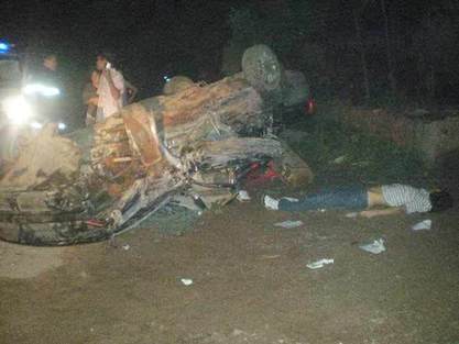 河南洛陽(yáng)一轎車(chē)傾翻 事故致一死三傷