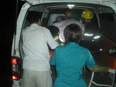 河南洛陽(yáng)一轎車(chē)傾翻 事故致一死三傷