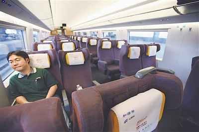 滬寧高鐵部分車廂僅1名乘客 因票價過高(圖)