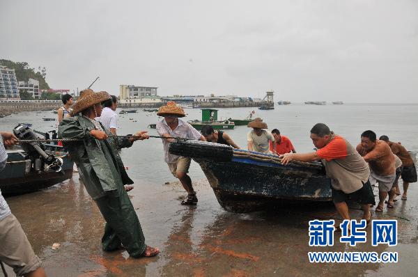 臺風(fēng)“燦都”已在廣東吳川登陸 預(yù)計(jì)今晚進(jìn)入廣西