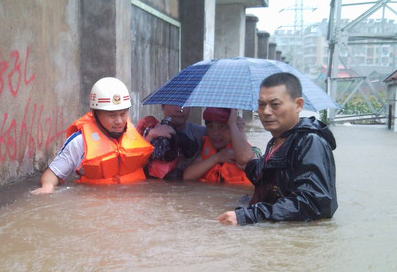 戰(zhàn)滔天巨浪 救黎民百姓—安徽省安慶市消防支隊(duì)抗洪搶險(xiǎn)紀(jì)實(shí)