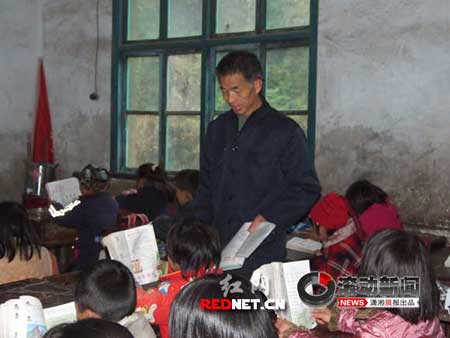 教育規(guī)劃綱要明確提出不得給學(xué)校下達(dá)升學(xué)指標(biāo)