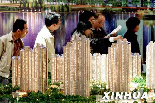 任志強(qiáng)呼吁數(shù)百開發(fā)商:配合政府 趕緊降價