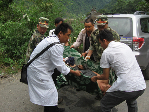 云南貢山發(fā)生特大山洪泥石流災(zāi)害 軍警民攜手救援