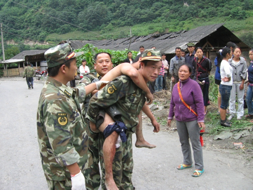 云南貢山發(fā)生特大山洪泥石流災(zāi)害 軍警民攜手救援