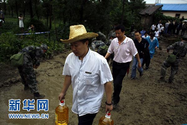 洪水沖垮寶成線一鐵路橋　無人員傷亡