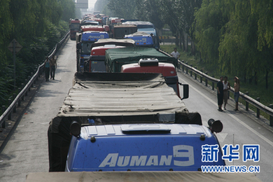 公安部：全力指揮協(xié)調(diào)解決京藏高速公路交通擁堵