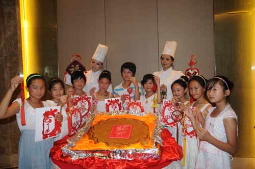 商貿(mào)飯店中秋文化鑒賞會(huì)在沈陽(yáng)舉行