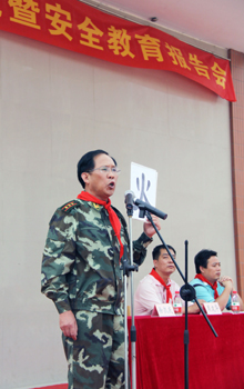 漯河兩千余名小學(xué)生開學(xué)第一課學(xué)消防知識
