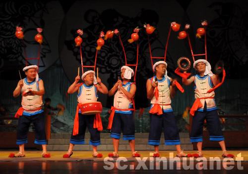 四川南充嘉陵江燈戲藝術節(jié)開幕