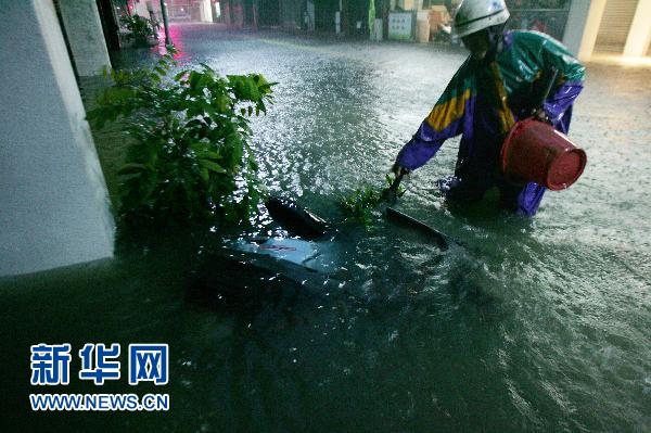 臺風(fēng)“凡亞比”登陸臺灣(圖)