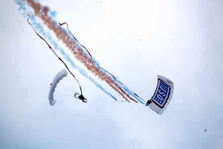 2010中國(guó)國(guó)際航空體育節(jié)表演精彩紛呈（二）