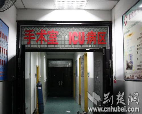 武科大圖書管理員閱覽室砍殺學(xué)生 警方已介入