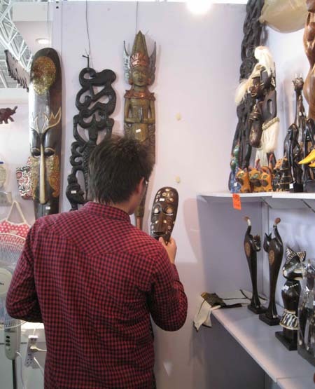 香港時尚購物展?jié)匣鸨M行中