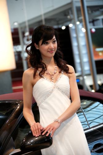 中國(guó)模特收入大揭秘 頂級(jí)車模每分鐘賺10元(圖)