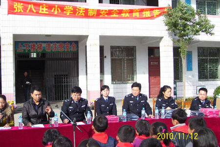 商丘公安機關(guān)民警走進校園開展冬季普法教育活動