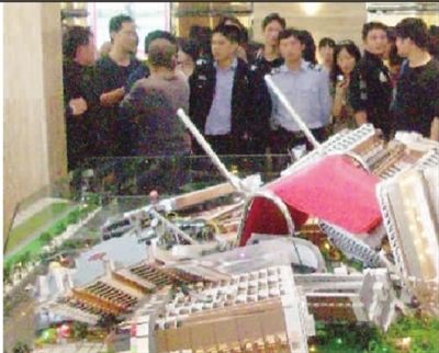 開發(fā)商忽悠購房者 雇52名農(nóng)民工提前排隊(duì)