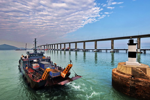 平潭海峽大橋通車　結(jié)束輪渡進出海島歷史