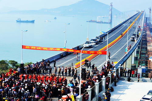 平潭海峽大橋通車　結(jié)束輪渡進出海島歷史