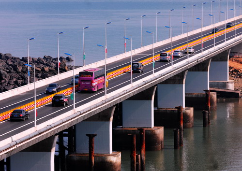 平潭海峽大橋通車　結(jié)束輪渡進(jìn)出海島歷史