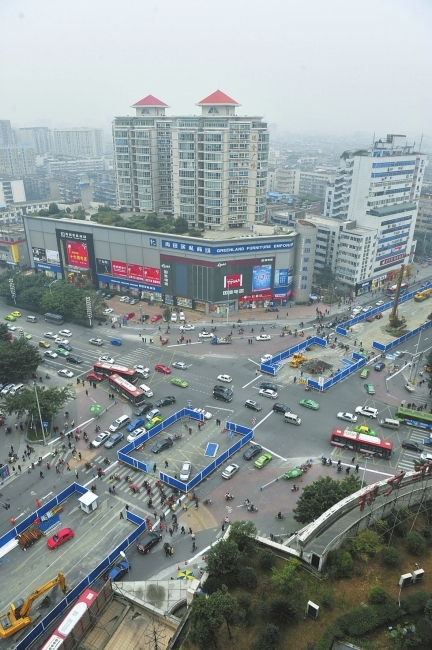 成都一環(huán)路開建三座跨線立交橋 今日迎交通大考