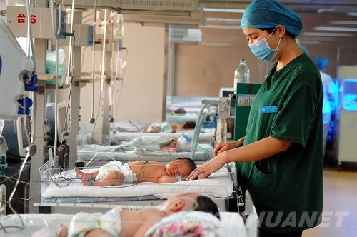 新疆建成首個新生兒無陪護(hù)、層流潔凈病房