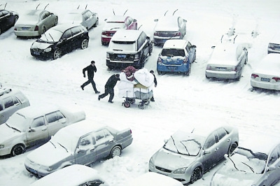 寒潮席卷中國(guó)大部地區(qū) 多地出現(xiàn)雨雪大風(fēng)