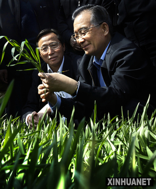 與人民在一起——中國(guó)領(lǐng)導(dǎo)人的一年足跡