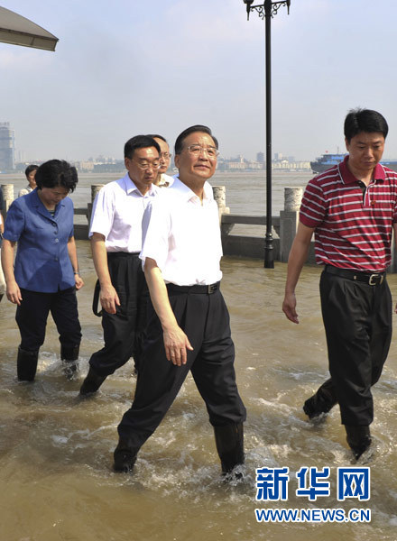 與人民在一起——中國(guó)領(lǐng)導(dǎo)人的一年足跡