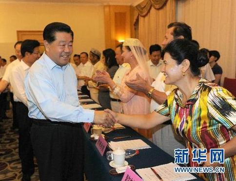 與人民在一起——中國領(lǐng)導(dǎo)人的一年足跡