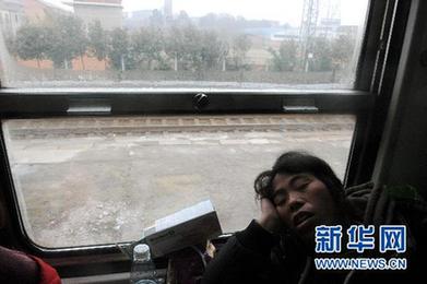 武廣高鐵回應(yīng)降速質(zhì)疑 稱速度暫時(shí)讓位安全