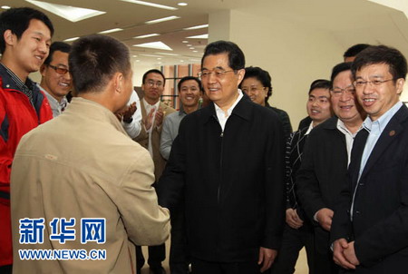 百年砥礪鑄輝煌 水木清華再奮進--記胡錦濤總書記在清華大學考察工作
