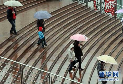 全國(guó)多地迎來(lái)強(qiáng)降雨天氣