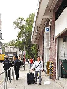 香港屈臣氏等三大超市職員炒賣(mài)奶粉 18人被拘
