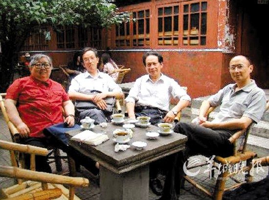 成都老婦7年參加19次聽證會(huì) 被稱