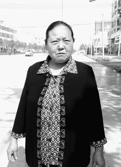 女子買1箱梨發(fā)現(xiàn)含11萬(wàn)現(xiàn)金 稱錢不還睡不著