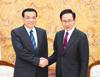 韓國總統(tǒng)李明博會(huì)見李克強(qiáng)