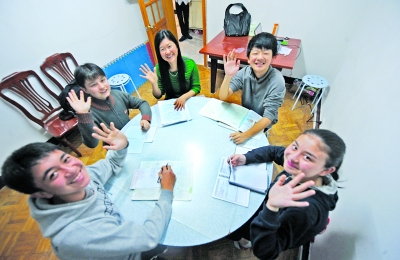 最受歡迎外教“牛媽”20萬(wàn)字3種語(yǔ)言寫(xiě)教子日記