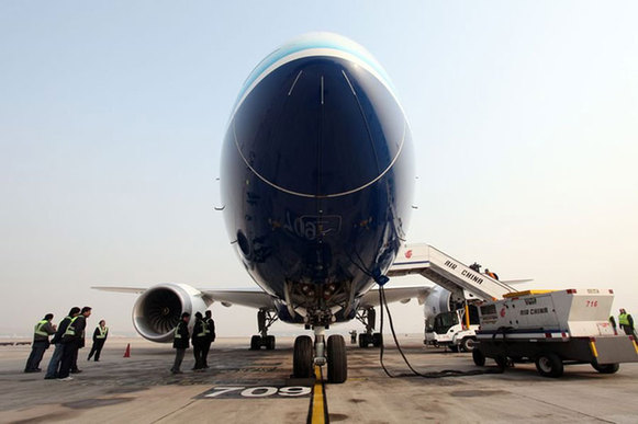 波音787“夢想”飛機飛抵北京