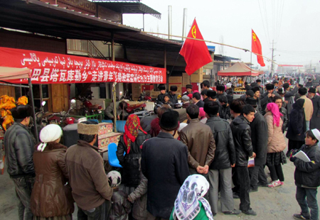 治區(qū)團委深化扶貧“四項舉措” 助力和田沙漠腹地鄉(xiāng)村“冬閑變冬忙”系列活動