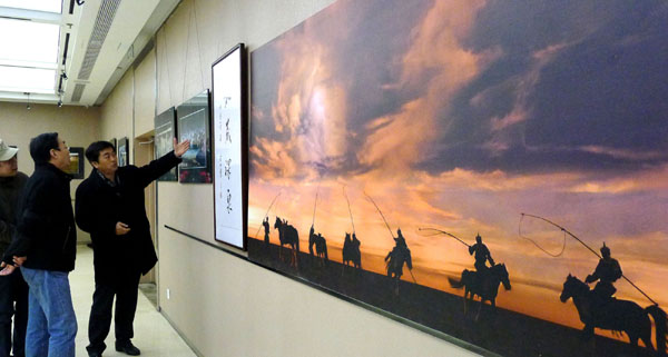 《龍馬精神頌》書法、攝影展在山西太原開展