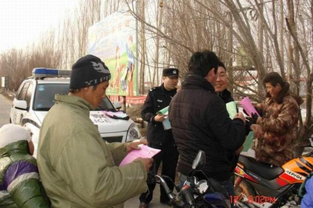 春耕時節(jié) 奎屯公安深入農(nóng)村宣傳“四防”