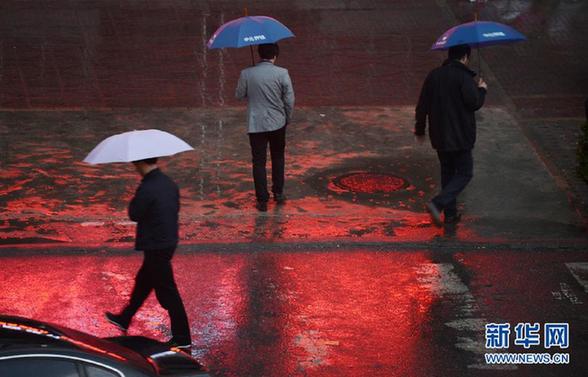 “雨雪風(fēng)沙齊至”：最近天氣有點亂 出門請注意