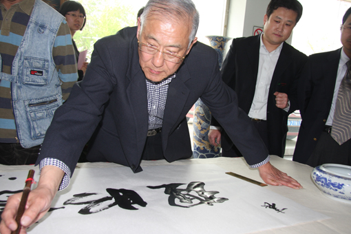 中國(guó)國(guó)際友人研究會(huì)書(shū)畫(huà)院今日成立
