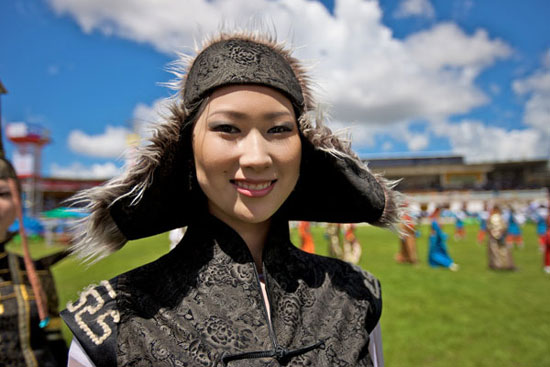 實(shí)拍蒙古國大街上出人意料的美女