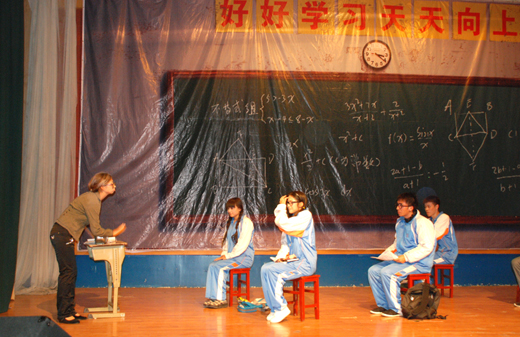 石大第12屆燃?jí)m話劇節(jié)開幕 畢業(yè)生用《曾經(jīng)》告別母校