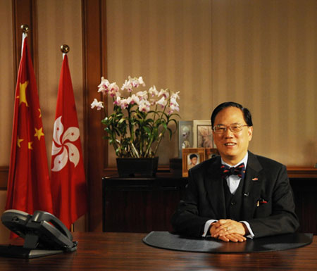 曾蔭權(quán)：背靠祖國、自強(qiáng)不息的香港會(huì)更好